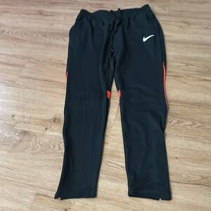 Nike pants size medium